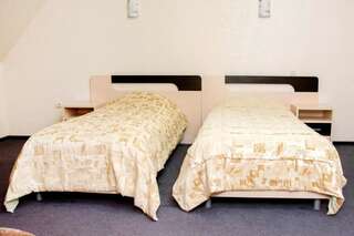 Гостиница Park Hotel Саранск Просторный двухместный номер с 2 отдельными кроватями-7