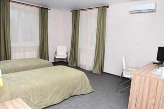 Гостиница Park Hotel Саранск Просторный двухместный номер с 2 отдельными кроватями-11